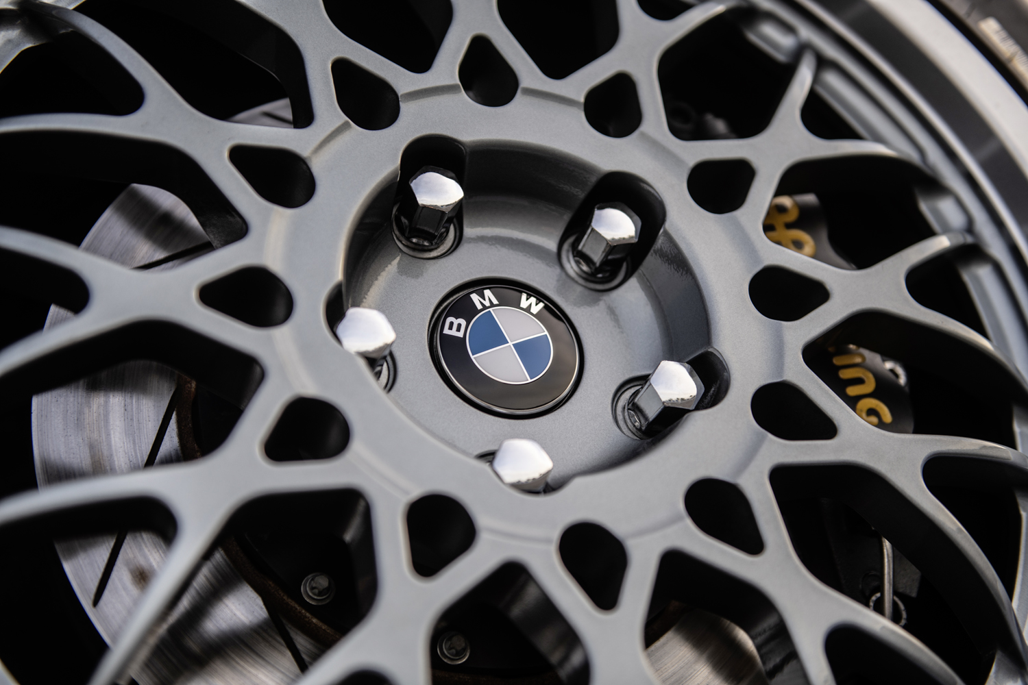 Reinkarnation des M3: BMW M3 E30 von Redux – GRIP-Das Motorevent